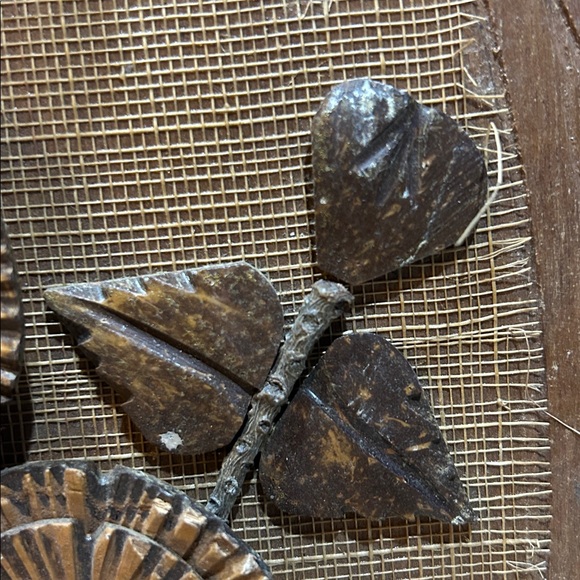 vintage 1970s hand-carved coconut shell floral wall art plaque - Picture 5 of 8